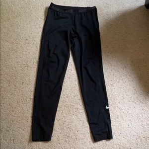 Black Nike leggings